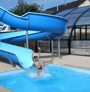 Piscine avec toboggan en Normandie