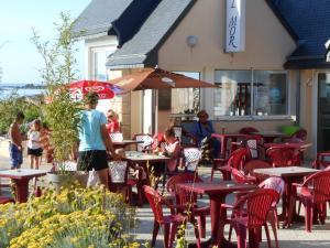 terrasse restaurant du camping les 7 Iles