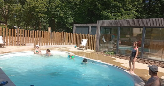 piscine pour jeunes enfants. Camping avec piscine dans les vosges